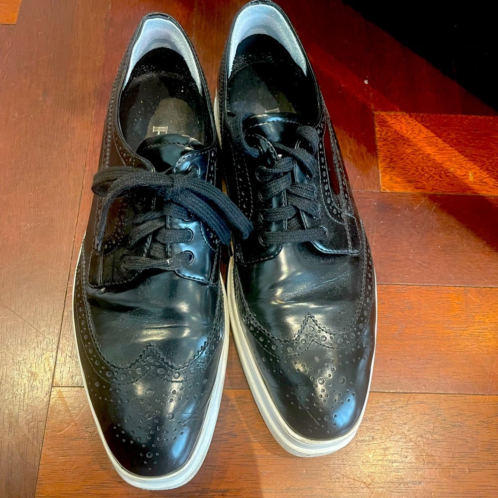 Prada Women's Black Leather Platform Brogues with Wingtip
